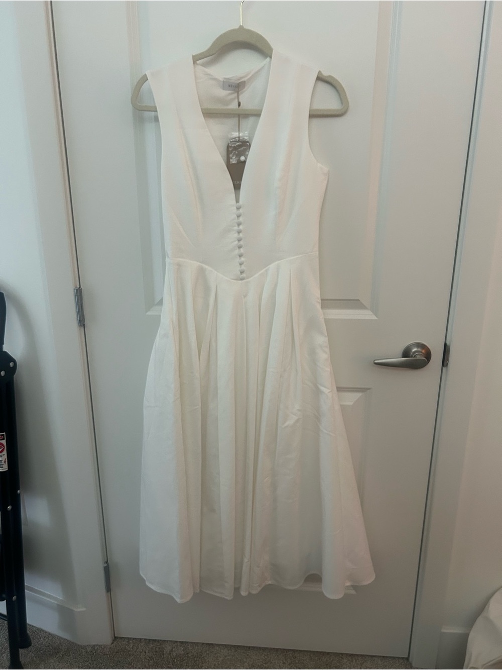 Mestiza New York Classic White V-Neck Midi Dress with Button Bodice